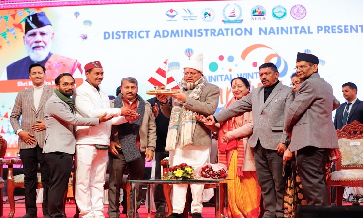 मुख्यमंत्री धामी ने नैनीताल में आयोजित विंटर कार्निवाल में किया प्रतिभाग