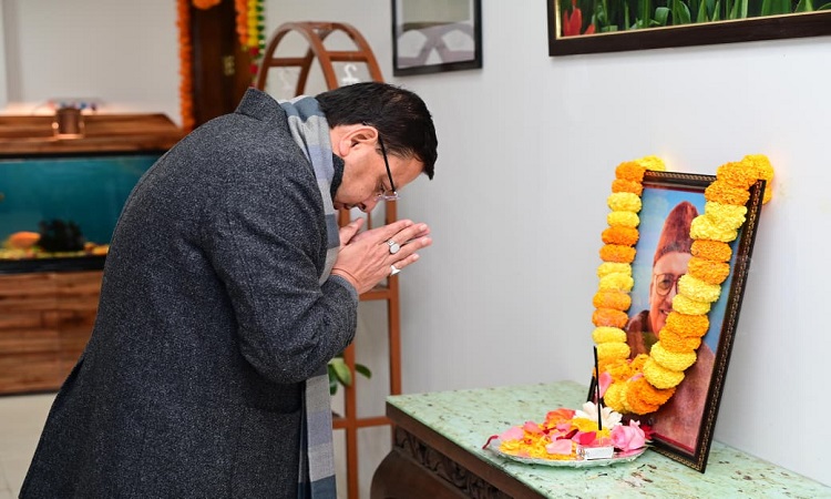 स्वामी जी का जीवन समाज और राष्ट्र सेवा के प्रति समर्पण, नैतिक मूल्यों का प्रेरक उदाहरण: धामी