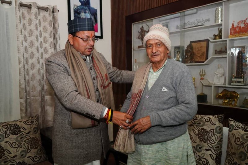 पद्म भूषण चयन पर सीएम धामी ने भगत सिंह कोश्यारी को दी बधाई