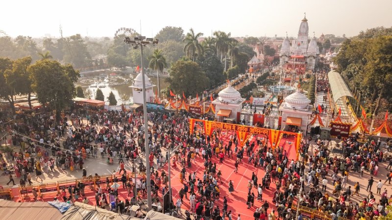 खिचड़ी महापर्व : गोरखनाथ मंदिर में उमड़ा आस्था का सैलाब