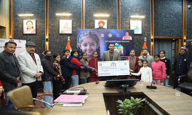 शिक्षा ही एक ऐसा हथियार जिससे निकलते हैं सशक्तिकरण एवं सफलता के रास्तेः डीएम