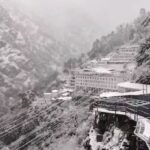 बर्फबारी और भारी बारिश ने रोकी गई वैष्णों देवी यात्र