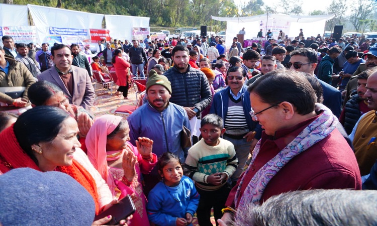 जन-जन की सरकार, जन-जन के द्वार’ : मुख्यमंत्री धामी पहुंचे खैरी मानसिंह के बहुउद्देशीय शिविर में