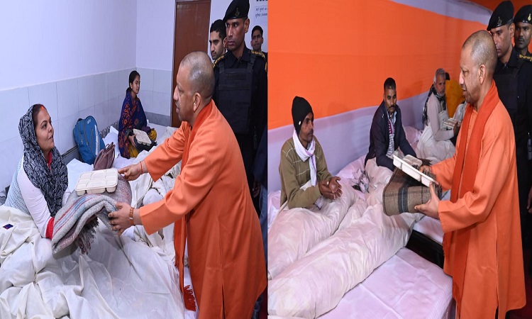 मुख्यमंत्री योगी आदित्यनाथ ने काशी के टाउनहॉल रैन बसेरे की देखी व्यवस्था
