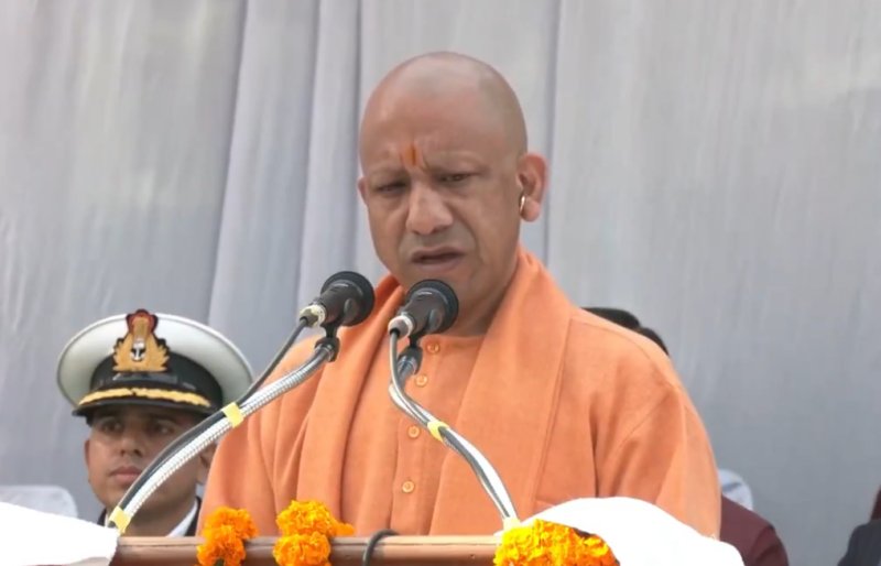 नेताजी आज भी देशविरोधी तत्वों के सामने न झुकने की प्रेरणा प्रदान करते हैं: मुख्यमंत्री योगी