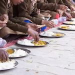 मिड डे मिल खाने के बाद छात्रों की बिगड़ी तबीयत, मचा हड़कंप