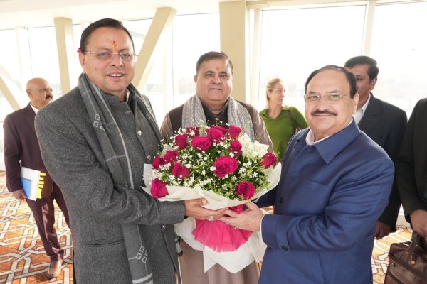 जेपी नड्डा का जौलीग्रांट एयरपोर्ट पर मुख्यमंत्री धामी ने किया स्वागत