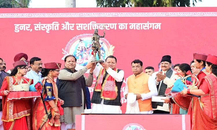उधमसिंह नगर कार्निवाल सरस आजीविका मेला-2026 का शुभारम्भ