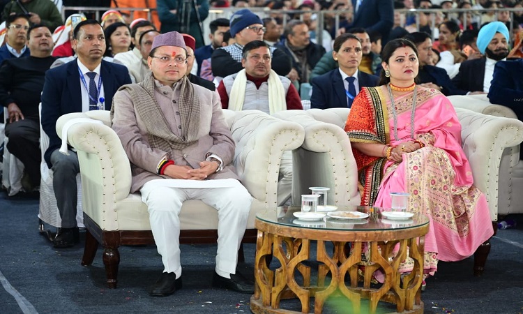 मुख्यमंत्री उत्तरायणी कौथिक महोत्सव के समापन कार्यक्रम में हुए सम्मिलित