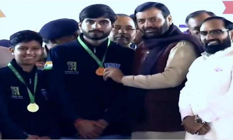 डबल गोल्ड जीत देश का नाम रोशन कर लौटे खिलाड़ी, सीएम ने किया सम्मानित