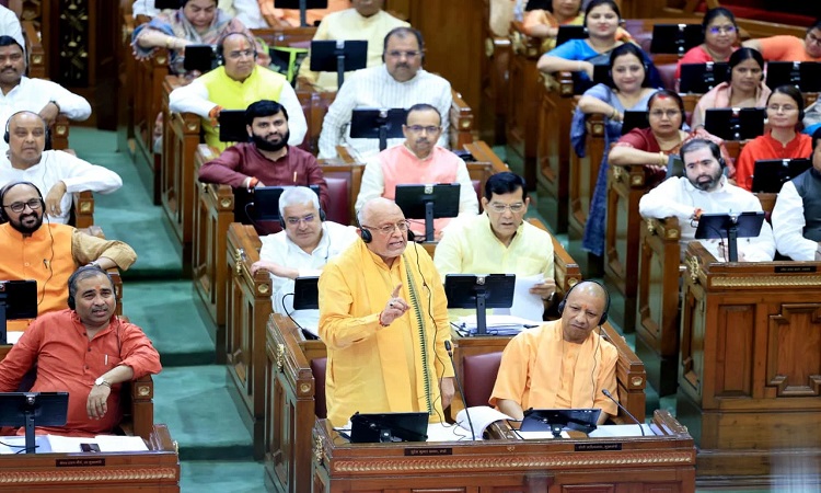यूपी की पहली आर्थिक समीक्षा सदन में पेश, 8 वर्षों में दोगुनी से अधिक हुई प्रदेश की अर्थव्यवस्था