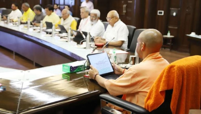 संपत्तियों के लंबित भुगतान वसूलने के लिए लागू करें ओटीएस योजना: सीएम योगी