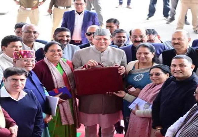 आठ मूल मंत्रों से सरकार ने साधा संतुलन