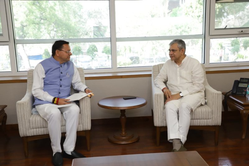 मुख्यमंत्री धामी ने केंद्रीय मंत्री से भेंट कर रेल एवं ‘डिजिटल कुम्भ 2027’ पर की चर्चा