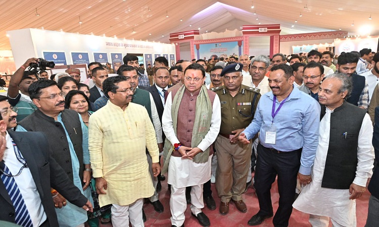अमित शाह के स्वागत के लिए सज-संवर रहा है हरिद्वार शहर