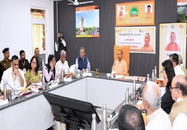 ब्रज की परम्परा और आस्था का सम्मान करते हुए होगा ब्रजमंडल का समग्र विकास: मुख्यमंत्री