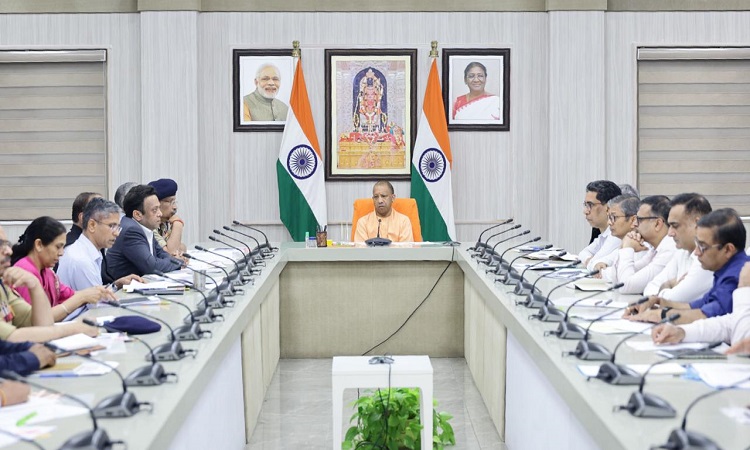 त्योहार सौहार्दपूर्ण वातावरण में संपन्न हों, समाज विरोधी गतिविधियों व नई परंपरा की अनुमति नहीं: मुख्यमंत्री