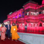 राष्ट्रपति द्रौपदी मुर्मु ने इस्कॉन और प्रेम मंदिर में की पूजा-अर्चना, बच्चों को बांटी चॉकलेट
