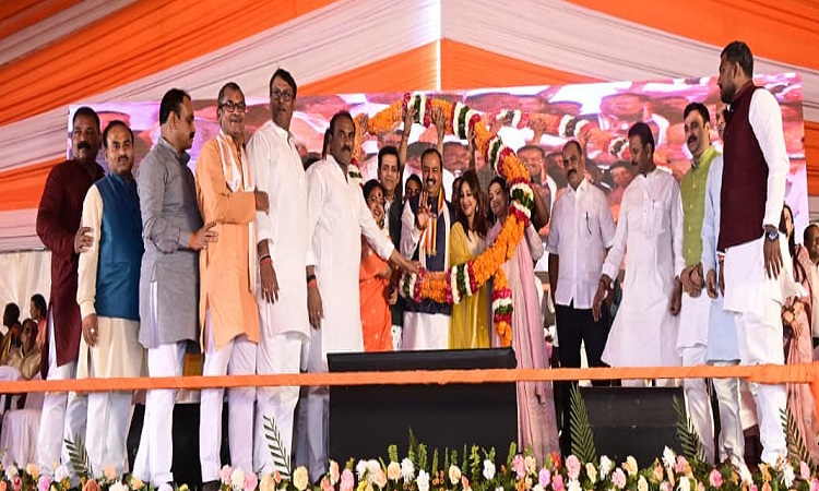 संगम नगरी में ‘सरस मेला’ का भव्य आगाज: उपमुख्यमंत्री केशव प्रसाद मौर्य ने किया उद्घाटन