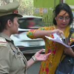 वाराणसी के 46 परीक्षा केंद्रों पर चल रही एसआई भर्ती परीक्षा,पहली पॉली में नहीं मिली गड़बड़ी