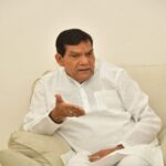 वाराणसी में विकास कार्यों को दें रफ्तार, गुणवत्ता से न हो कोई समझौता: एके शर्मा