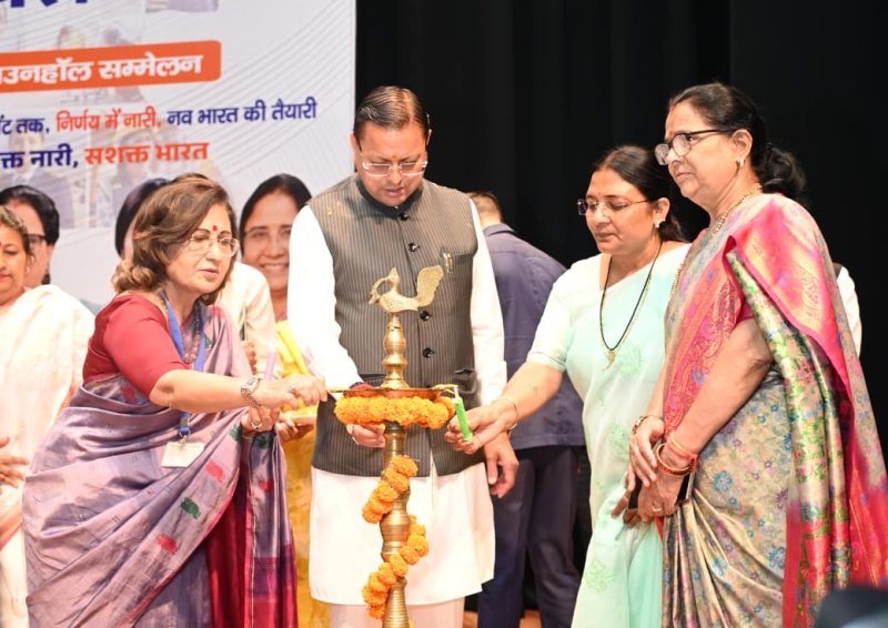 नारी शक्ति से ही राष्ट्र प्रगति संभव: धामी