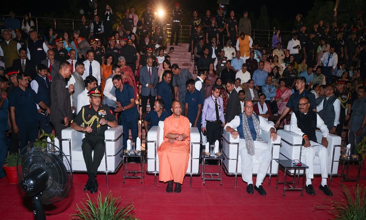 टाइम्स सम्मान-2026 में रक्षा मंत्री राजनाथ सिंह के साथ सम्मिलित हुए मुख्यमंत्री योगी