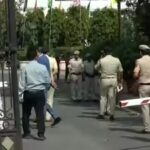 गेट तोड़कर विधानसभा में घुसी कार, सुरक्षा व्यवस्था पर उठे सवाल