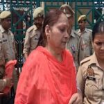 विधानभवन के सामने महिला ने किया आत्मदाह का प्रयास, पुलिस ने बचाया