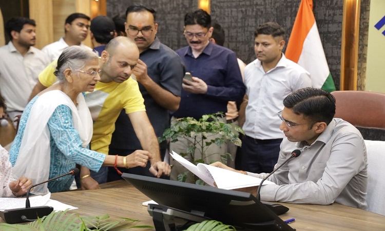 सीएम की प्रेरणा से डीएम का जनदर्शन त्वरित एक्शन; प्रभावी निस्तारण से जनमन का अपार विश्वास