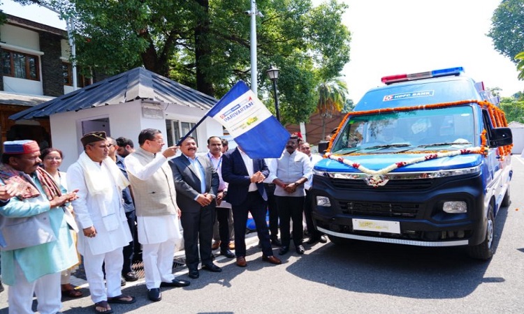 CSR पहल से उत्तराखंड को मिली 4 अत्याधुनिक एम्बुलेंस, मुख्यमंत्री धामी ने दिखाई हरी झंडी
