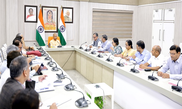 औद्योगिक विकास के लिए मिशन मोड में पूरा कराएं इंफ्रास्ट्रक्चर परियोजनाएं: मुख्यमंत्री