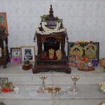 पूजा घर में गलती से भी ना रखें ये चीजें, तरक्की में बन सकती है बाधा