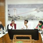 मुख्य सचिव ने विकास कार्यों एवं जनसमस्याओं की समीक्षा बैठक की