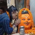 बाबा महाकाल के दरबार में कैलाश खेर ने नवाया शीश, भस्म आरती में हुए शामिल