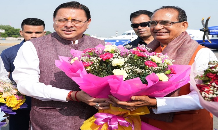 शिवराज सिंह चौहान पहुंचे उत्तराखंड, सीएम धामी ने किया स्वागत