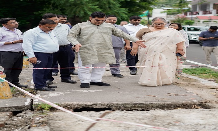 वर्षाकाल में नागरिकों को नहीं होनी चाहिए कोई असुविधा: एके शर्मा