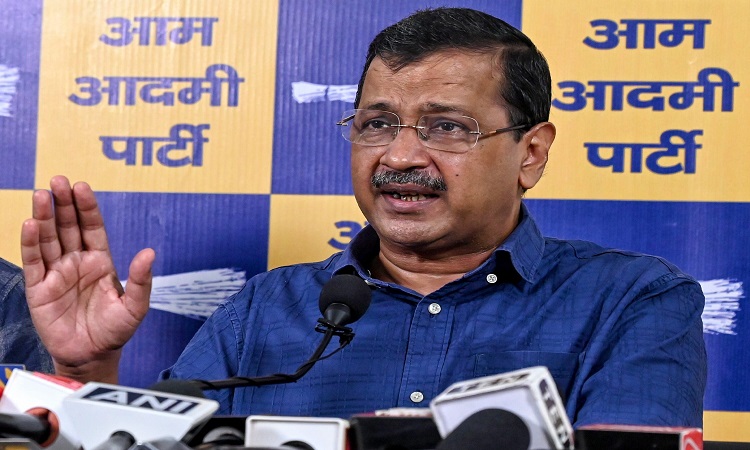 राम मंदिर से ‘सोने की रामचरितमानस’ भी गायब… केजरीवाल बोले- एक और महापाप