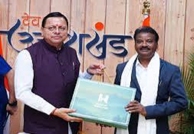 मुख्यमंत्री धामी से छत्तीसगढ़ से आए पत्रकारों के प्रतिनिधिमंडल ने की शिष्टाचार भेंट