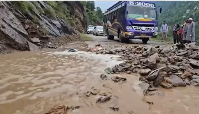 डोडा में बादल फटने से मची तबाही, बाग-बगीचे और खेत बर्बाद
