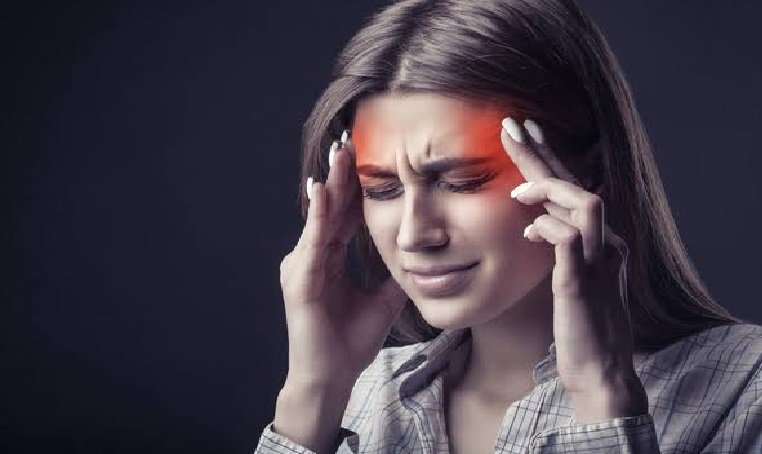 सिर दर्द से राहत दिलाएंगे ये आसान उपाय