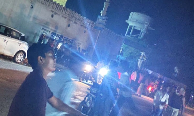 मदरसे में सेप्टिक टैंक में गिरीं 13 छात्राएं, एक छात्रा की मौत