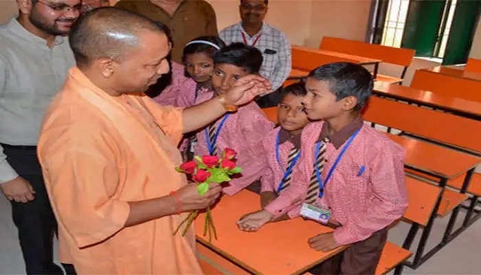 परिषदीय स्कूलों के बच्चों को मिलेगा दोहरा सुरक्षा कवच, अगस्त में दो बड़े टीकाकरण अभियान चलाएगी योगी सरकार