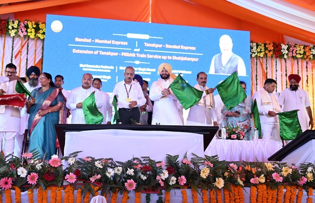 टनकपुर-नांदेड एक्सप्रेस से कुमाऊं को दक्षिण भारत से सीधा रेल संपर्क मिला : धामी