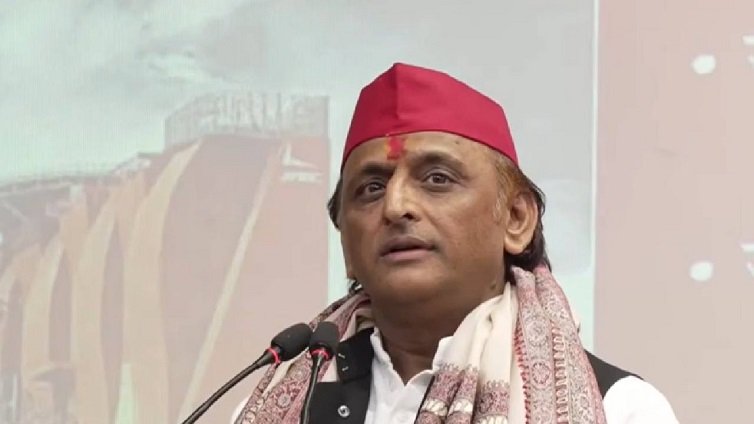जेपीएनआईसी की लीज पर भड़के अखिलेश, बोले- जनता के पैसे से बनी इमारत का काम पूरा क्यों नहीं कराया?