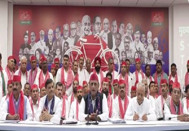 अखिलेश ने STF को बताया ‘स्वजातीय टॉर्चर फोर्स’, बोले- एनकाउंटर में सबसे ज्यादा PDA के लोग निशाने पर