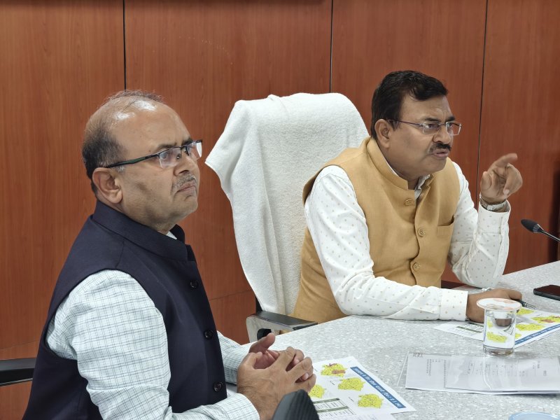 24×7 अलर्ट मोड में रहें अधिकारी, बंद सड़कें जल्द खोलें: मुख्य सचिव