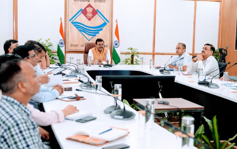 उत्तराखंड में ड्रग्स के खिलाफ सख्त एक्शन, सप्लाई चेन तोड़ने और डी एडिक्शन सेंटर बढ़ाने के निर्देश