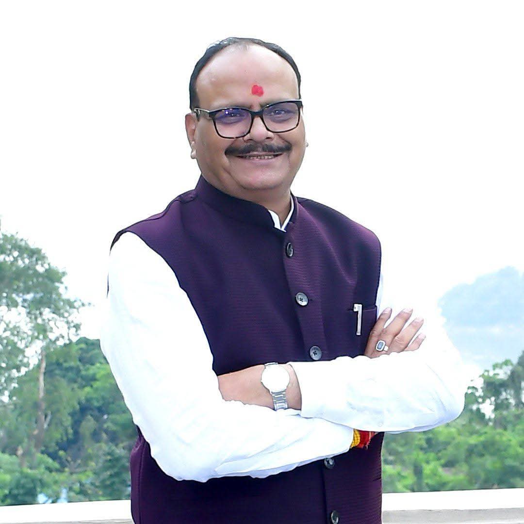 ब्राह्मण वोट दें, इन्हें गद्दी दिलाएं और अखिलेश उस पर अपने परिवार की खड़ाऊँ रखकर राज करेंगे: बृजेश पाठक