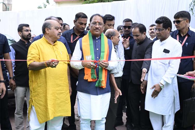 देश की आजादी में छत्तीसगढ़ के वीर नायकों का योगदान नई पीढ़ी तक पहुंचाना हमारा दायित्व : मुख्यमंत्री साय